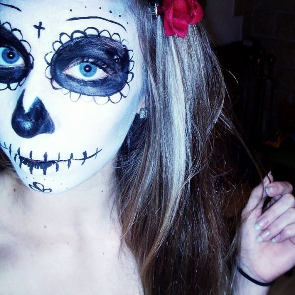 Страшные рисунки на Хэллоуин на лице