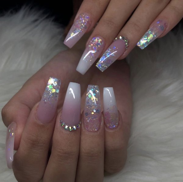 Маникюр зеленый френч 2022