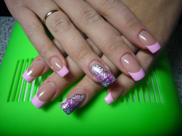 Маникюр френч синий с белым