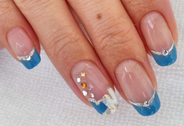 Ногти со стразами