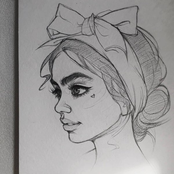 Скетчбук лица карандашом