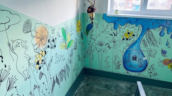 Настенная живопись в подъезде