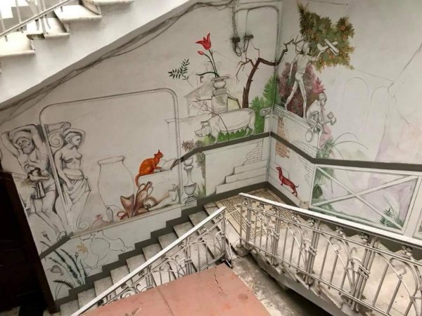 Роспись стен в подъезде