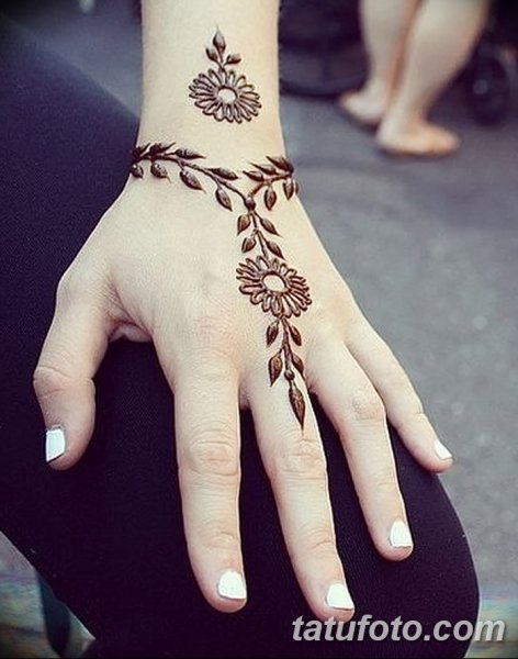 Мехенди на кисти