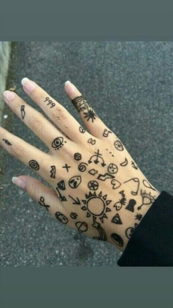 Маленькие татухи искизв