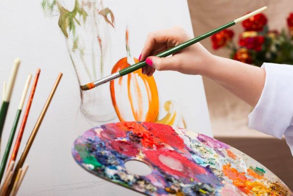 Кисти и краски