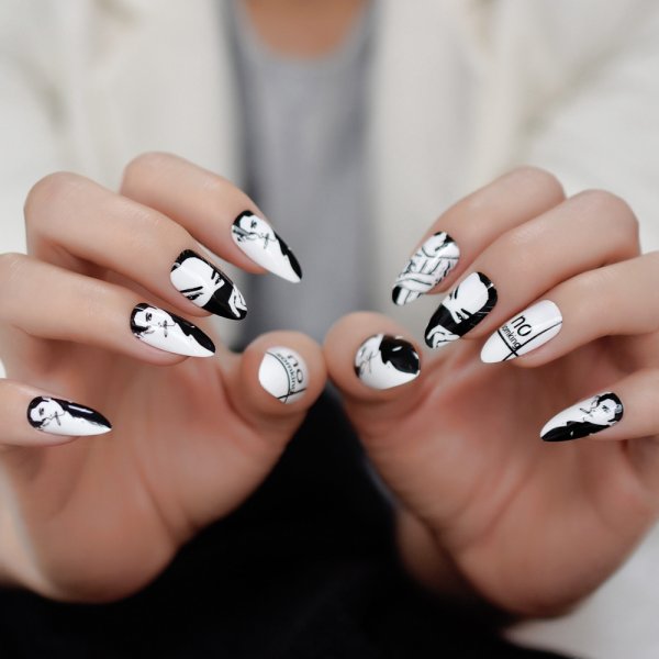 Черно белый маникюр для детей