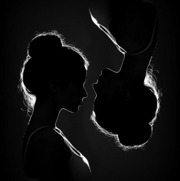 Силуэт в тени