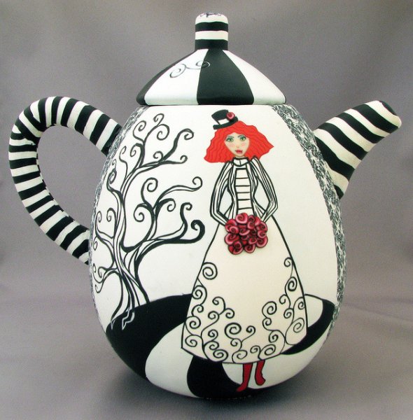 Чайник с орнаментом