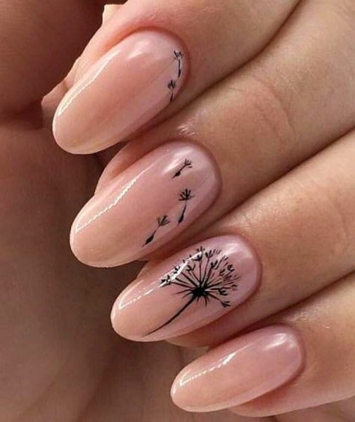 Маникюр белый с бабочками