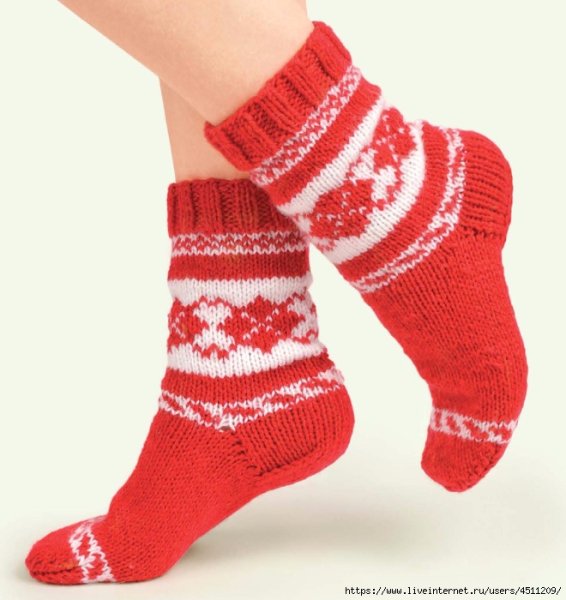 Оригинальные вязаные носки