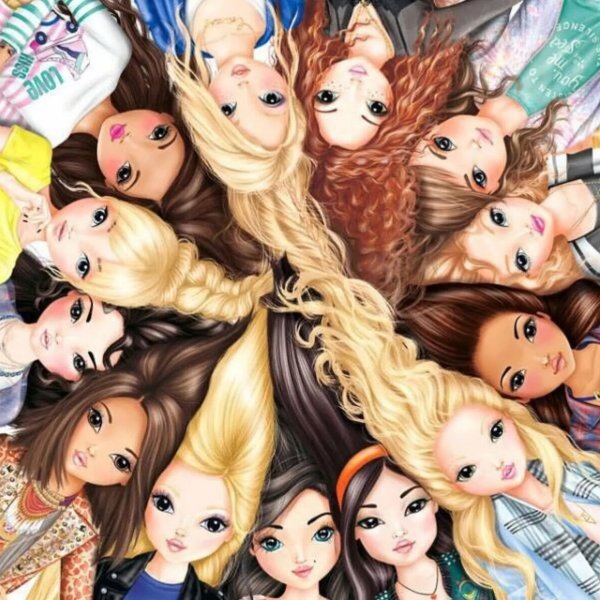 Много девочек