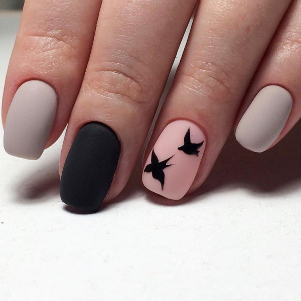 Матовые ногти с рисунком