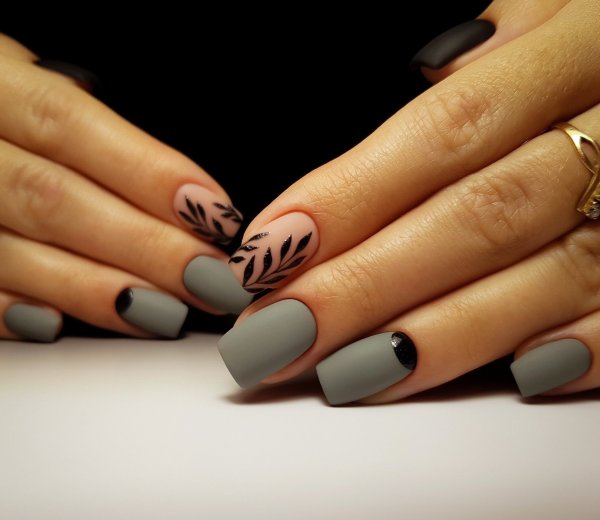 Осенний маникюр матовый