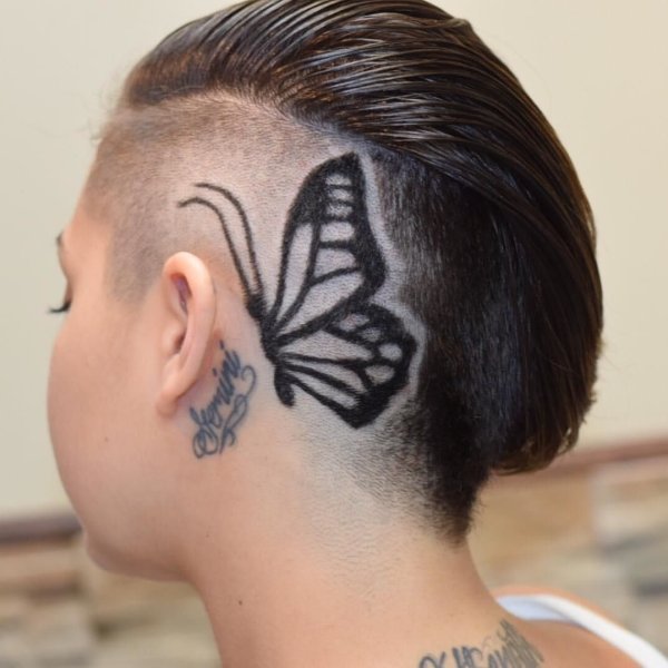 Тату на выбритом Виске