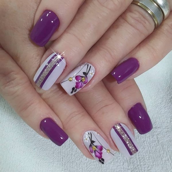 Фиолетовый маникюр