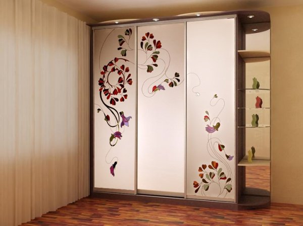 Шкафы купе с витражами