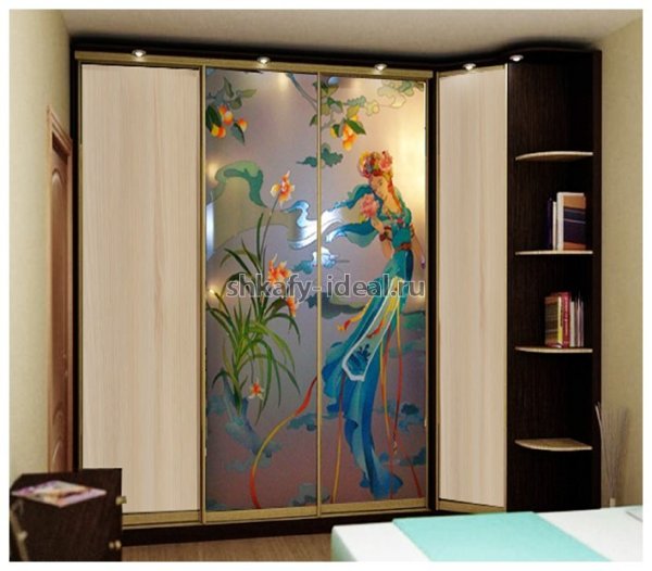 Шкаф купе с цветным стеклом