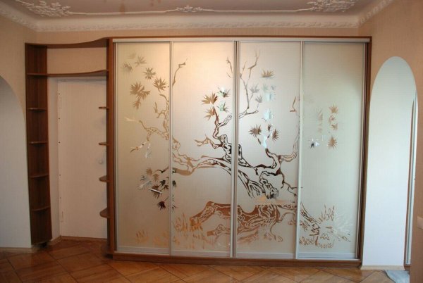 Двери для шкафа купе с пескоструем