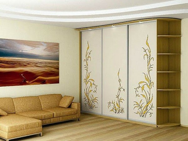 Встроенные шкафы купе с рисунком