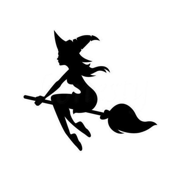 Силуэт ведьмы на фоне Луны