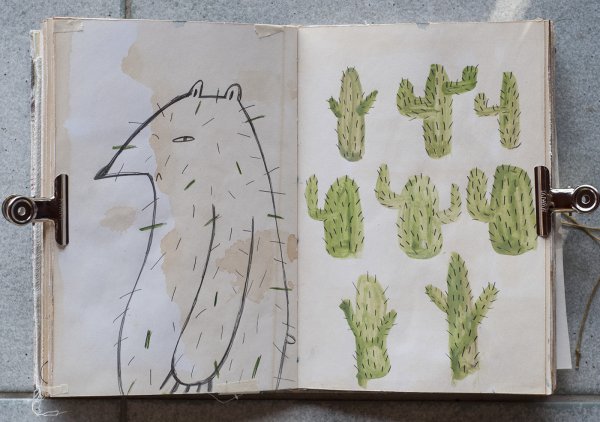 Скетчбук с зелеными листами