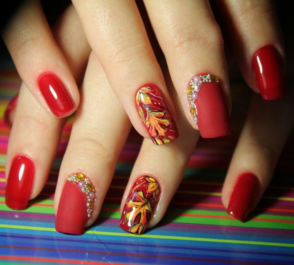Маникюр с осенней тематикой