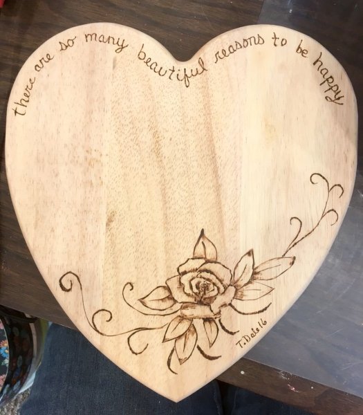 Овальная доска из дерева для выжигания по дереву