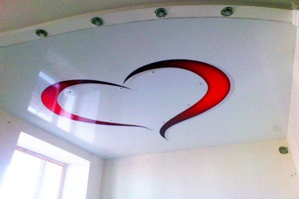 Натяжные потолки в виде сердца