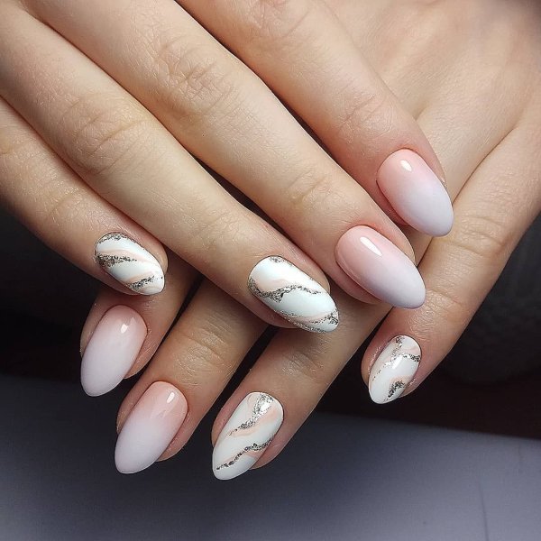 Маникюр в пастельных тонах