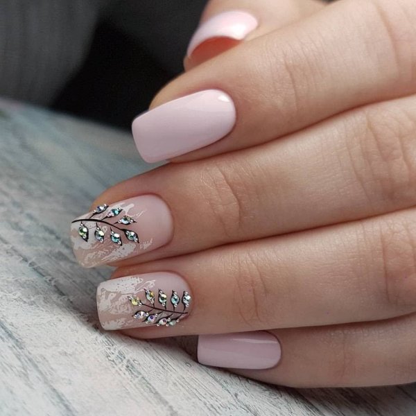 Нежный маникюр