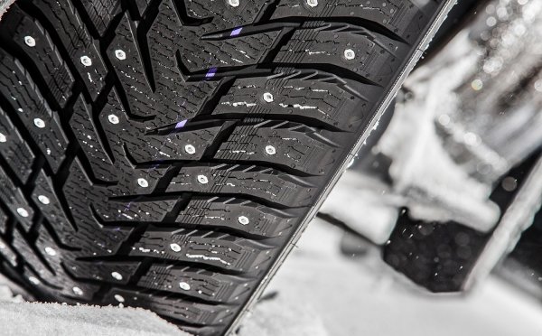 Шины хакапелита 8 зимние шипованные
