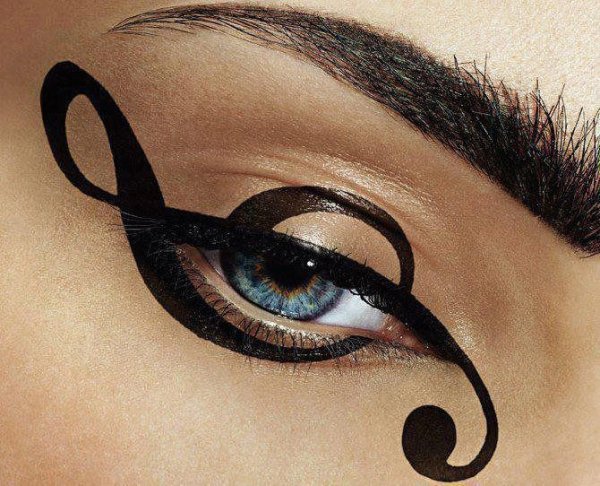 Рисование подводкой на лице