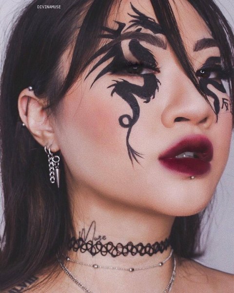 Макияж с узорами на глазах