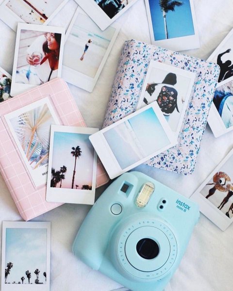 Полароид Instax Mini 9