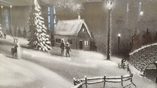 Снежный фон с елкой