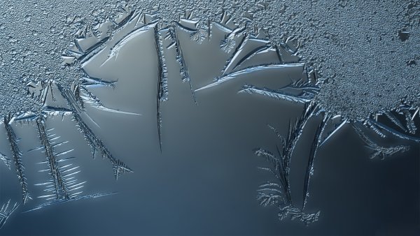 Морозные узоры на стекле живопись