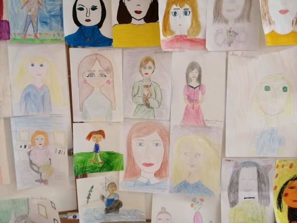 Детские рисунки мамы