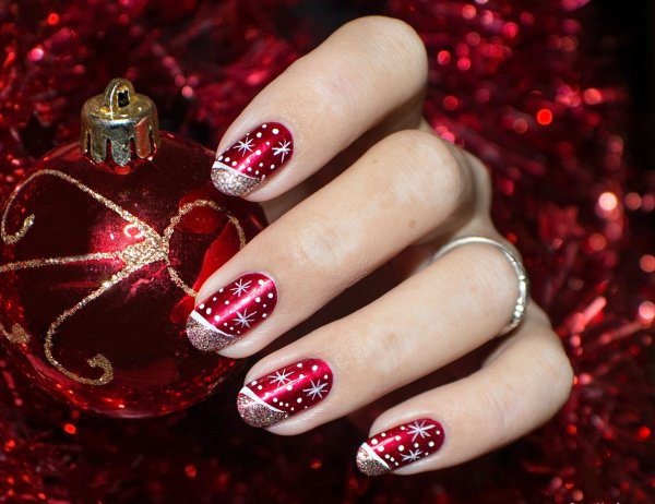 Зимние узоры на ногтях