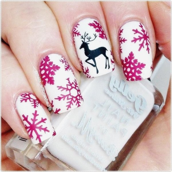 Снежинки на ногтях