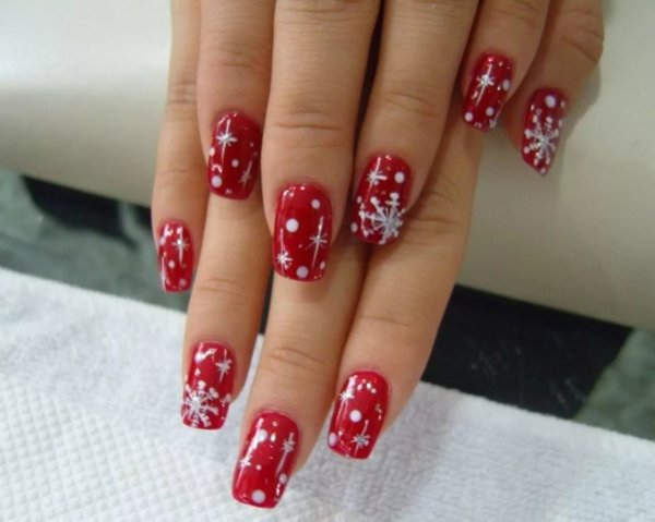 Маникюр на новый год 2022 миндаль