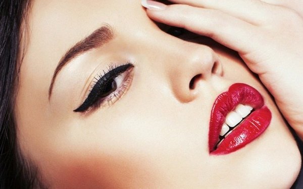 Эскиз бровей