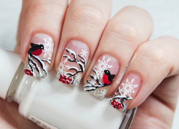 Яркий креативный маникюр