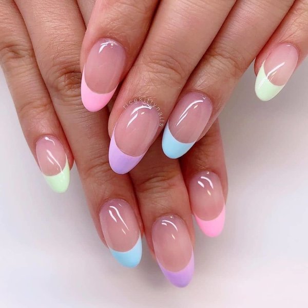 Красивый френч на ногтях