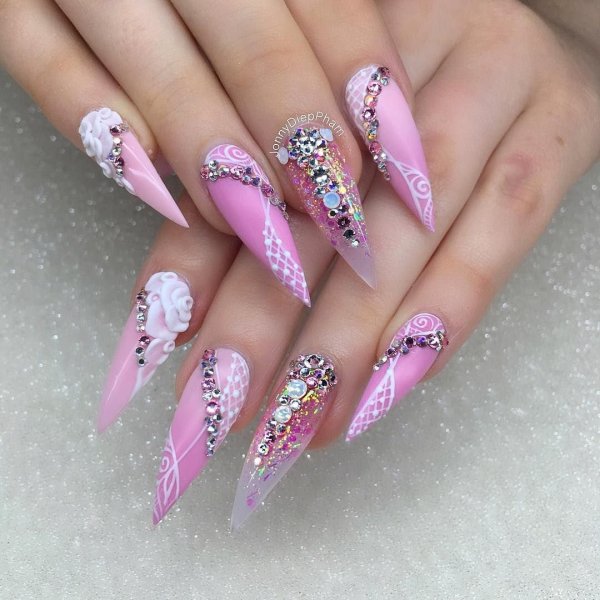 Интересный маникюр на длинные ногти
