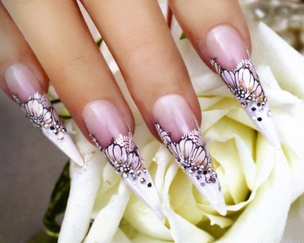 Дизайн на длинные острые ногти