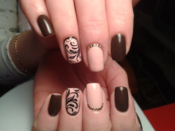 Маникюр с узорами
