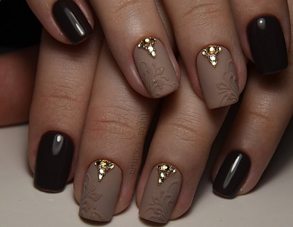 Маникюр светло коричневый