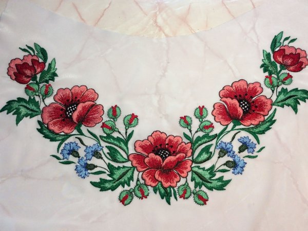 Контурная вышивка на одежде