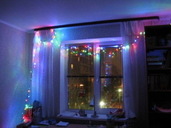 Гирлянда на балконе